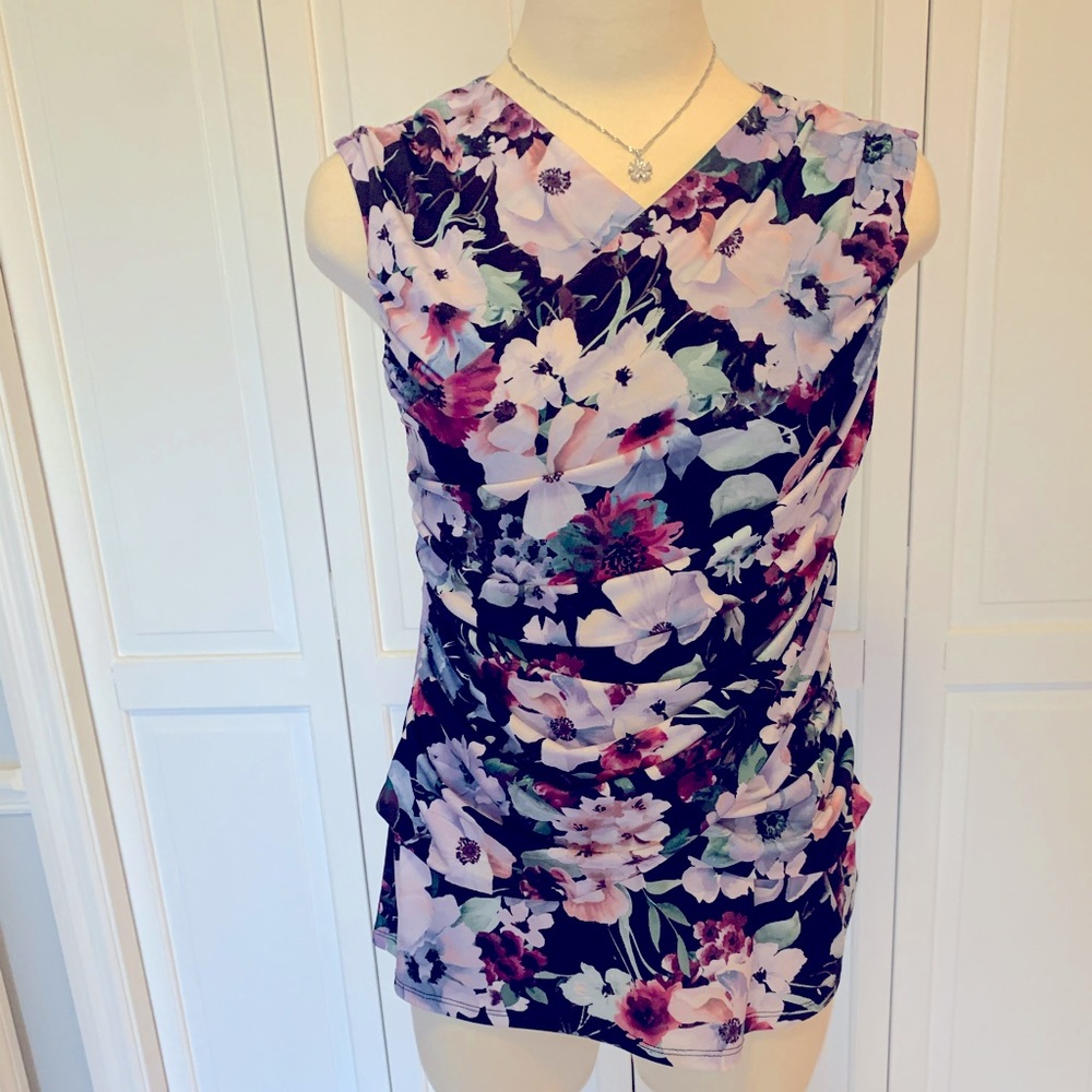 🌟Tahari floral shirt-spring